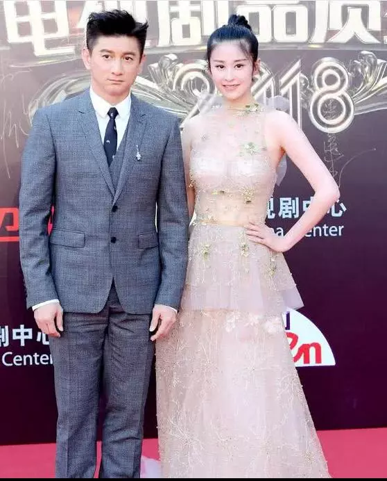吳奇隆不愛劉詩詩了?看吳奇隆與其他女明星合影就知道了,暴露了!