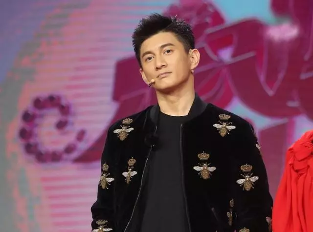 吳奇隆不愛劉詩詩了?看吳奇隆與其他女明星合影就知道了,暴露了!