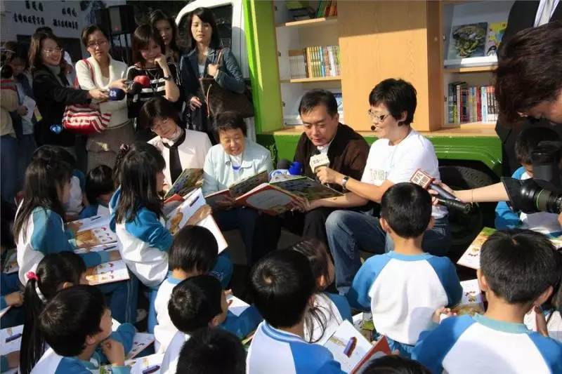 「嚴凱泰每年捐款7000萬」感謝只收「小孩賀歲卡片」交代:不捐慈善單位要找真正需要幫助的人!
