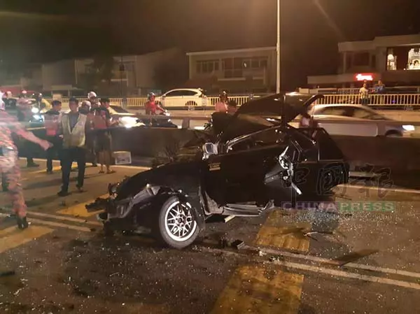 檳城 車禍黑區再奪命 華男傷重不治 (檳城)華裔男子駕車經過車禍黑區烏迪尼路隧道,失控與羅釐迎面相撞