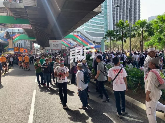 【更新消息】反ICERD集會 逾千人聚集占美清真寺周圍 !