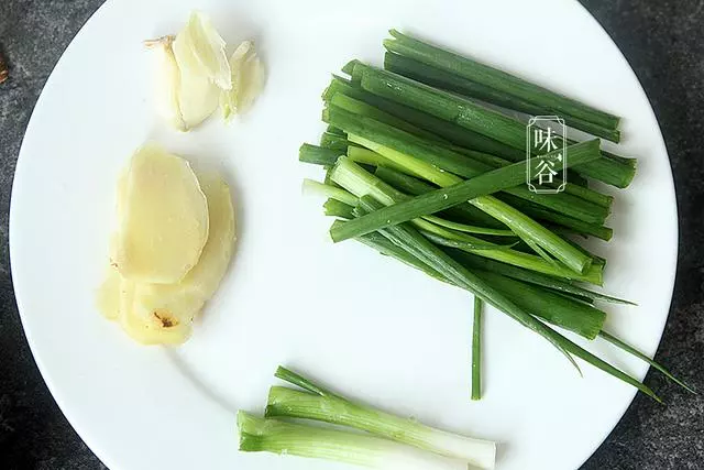 老婆就愛吃它,酥爛軟嫩,太香了,滿滿的膠原蛋白,女人吃最好!