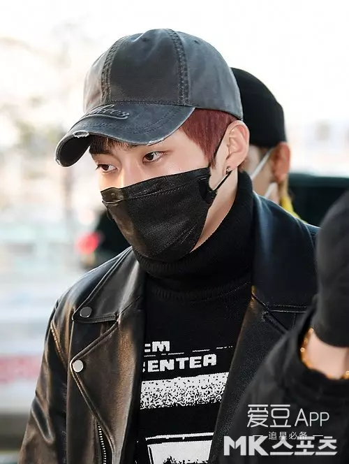[EXO][分享]181208 GUCCI店員詳敘KAI出境裝挑選過程，並劇透19年將繼續合作