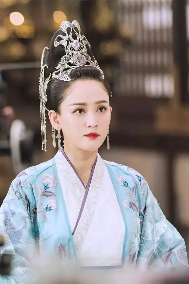 39歲還能這麼自信,陳喬恩不愧是能捧紅自己的人!