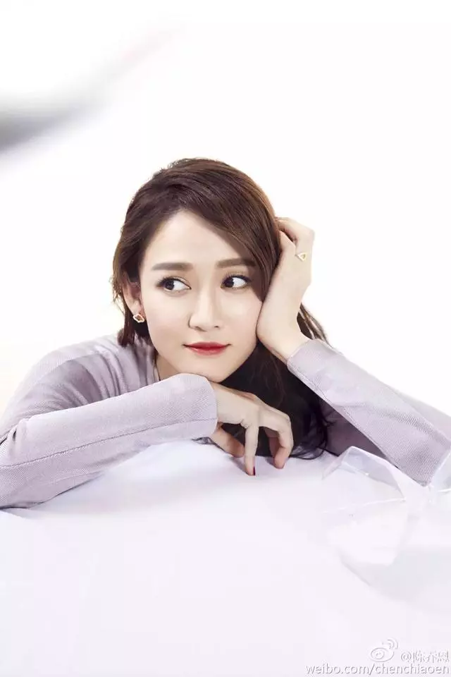 39歲還能這麼自信,陳喬恩不愧是能捧紅自己的人!
