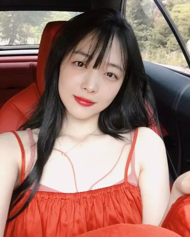 SM工作人員談三大小公主,jennie和秀智是真皇族,雪莉卻不是?
