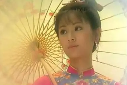 她就是歷史上的夏雨荷,生下乾隆唯一的「殘疾」女兒夏紫薇,走後乾隆為她花13.4萬兩白銀!