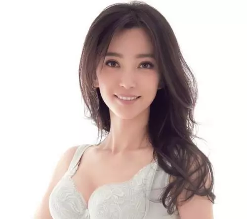 當這12個明星卸下妝,你還會認識她們嗎?唐嫣還是挺美的!