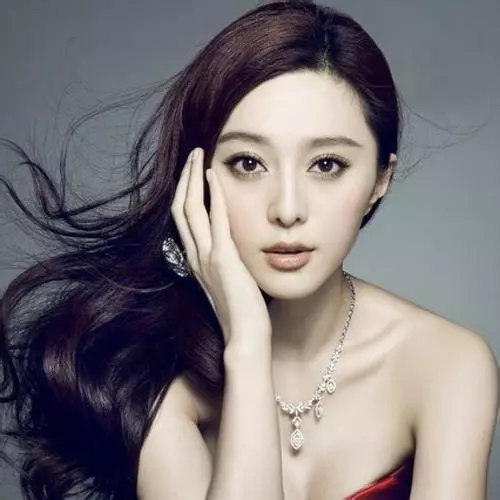 當這12個明星卸下妝,你還會認識她們嗎?唐嫣還是挺美的!