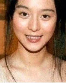 當這12個明星卸下妝,你還會認識她們嗎?唐嫣還是挺美的!