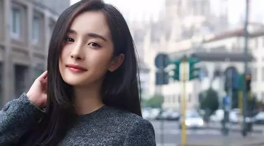 當這12個明星卸下妝,你還會認識她們嗎?唐嫣還是挺美的!