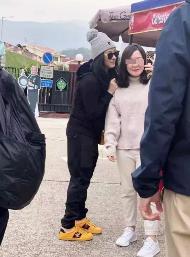 張柏芝被曝生第三胎後再被網友捕獲,疑產後發福美貌大打折扣!