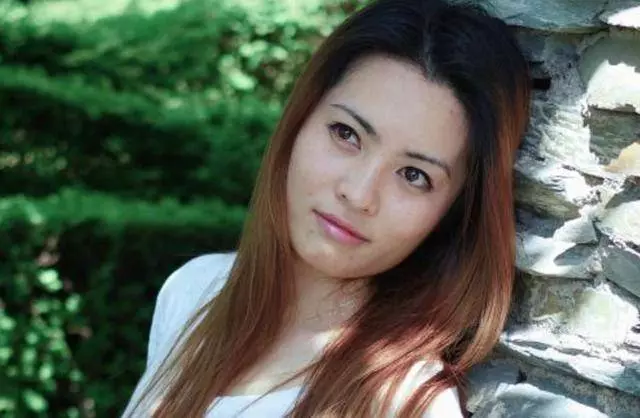 坐火車參加同學婚禮隨禮三百,回家後收到她微信,我把她拉黑了
