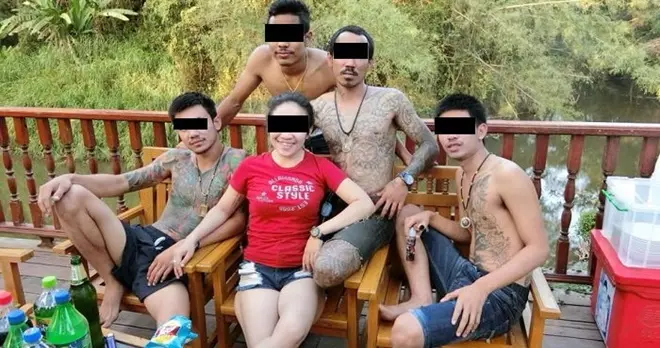女炫耀自己很多丈夫 結果被老闆炒魷魚