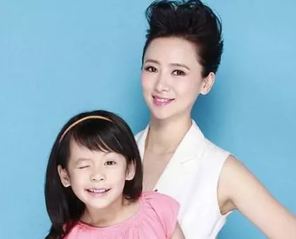 翁虹的女兒,林青霞的女兒,邱淑貞的女兒,都輸給了她的女兒!