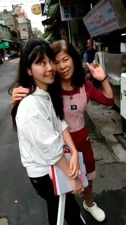 還在謝票!高嘉瑜魅力狂掃 長輩爆料:沒妳柯P不會上
