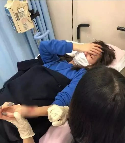 娛樂圈的「艷照門」事件繼張柏芝、阿嬌之後,又有一個女星被毀了!深夜分手自殺!