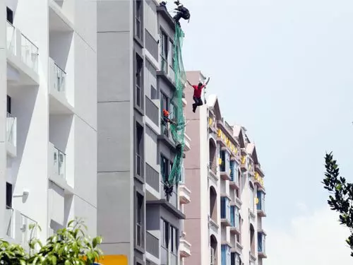 妻同多個男人上床給帶綠帽,丈夫與妻起爭執鬧成墜樓命案