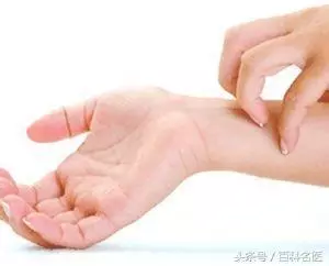 注意!身體這一出「發癢」,可能血糖高了!出現這10種癥狀,是「糖尿病」的早期信號!你最好檢查一下!