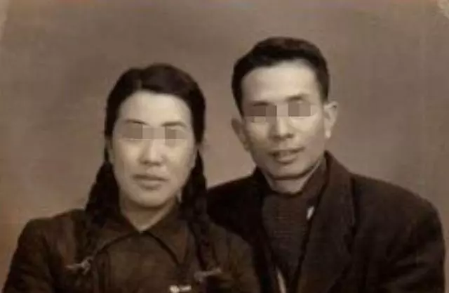 老太與拾荒大爺結婚,兒媳婚禮上大罵新郎,事後才知他身份不一般