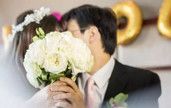 懷孕後婆婆來伺候,俺發現包里少一千塊錢,打開婆婆行李時俺淚目