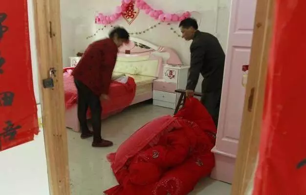 房子借給小叔子結婚,婚禮第四天,逼著我把他們的東西搬回婆婆家