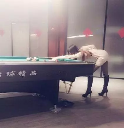 25張「你懂得」妹子圖!現在妹子真的太潮了!這樣的衣服也敢穿出門!最後一張笑翻!