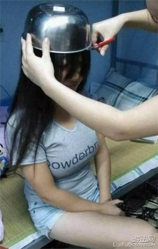 25張「你懂得」妹子圖!現在妹子真的太潮了!這樣的衣服也敢穿出門!最後一張笑翻!