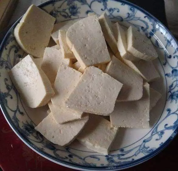 這才是豆腐做好吃的做法,飯店都嘗不到,吃一口就停不下筷子了!