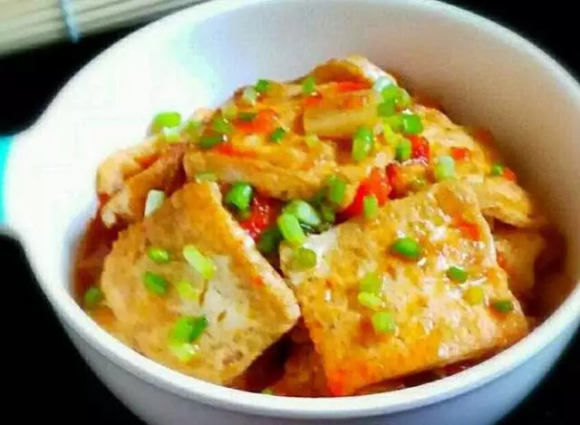 這才是豆腐做好吃的做法,飯店都嘗不到,吃一口就停不下筷子了!