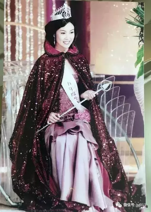 黃有龍前妻近照!選擇趙薇是有原因的,根本就不在一個檔次!