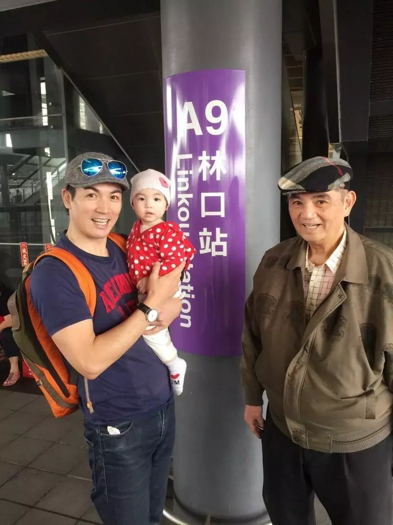 《金家》演員全到場!伊正淚送「82歲軍人爸」堅強潰堤 顫抖喊話:「爸我很開心我像你...」