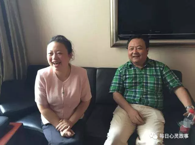 家裡拆遷,父母把錢都給了兒子,三年後拎包來投奔女兒,女兒笑了