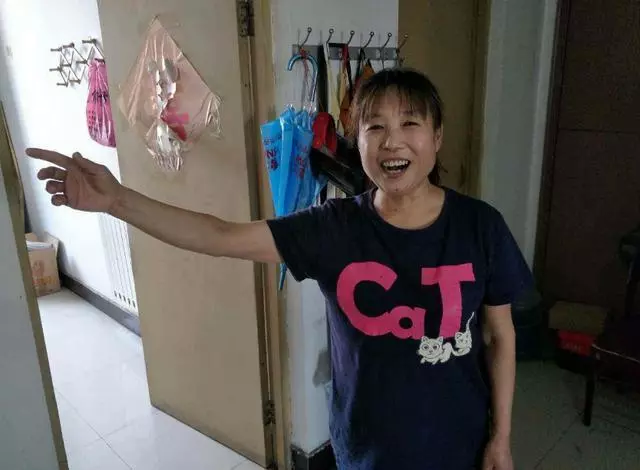 我在外地挖煤養家,老婆和我視頻後忘掛,聽見對話我止不住淚流