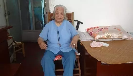 婆婆我只養兒子不看孫女,5年後,媳婦養老院大門開著呢