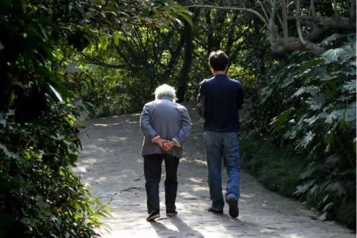 媽,家裡房和車都是我媳婦娘家掏錢買的,您再折騰,什麼都沒了!