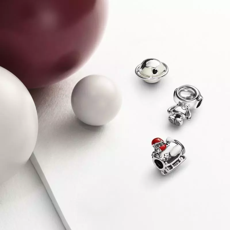 ❄2018 PANDORA 聖誕系列曝光! 獨一無二的太空+聖誕設計, 無論是自己穿戴或送人都好有Feel✨