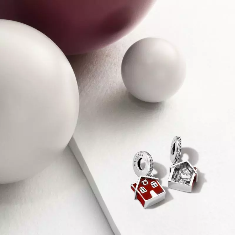 ❄2018 PANDORA 聖誕系列曝光! 獨一無二的太空+聖誕設計, 無論是自己穿戴或送人都好有Feel✨