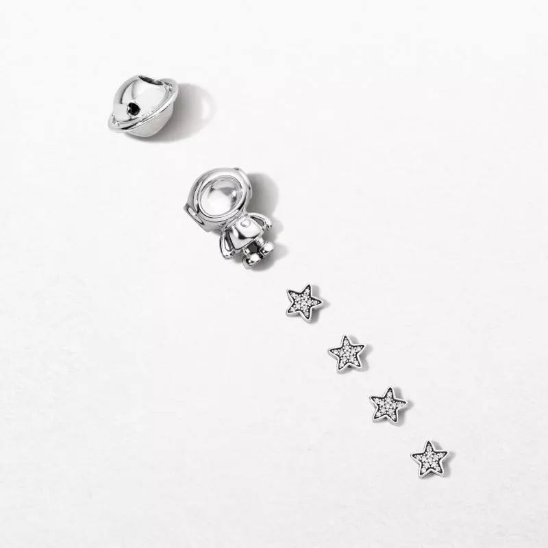 ❄2018 PANDORA 聖誕系列曝光! 獨一無二的太空+聖誕設計, 無論是自己穿戴或送人都好有Feel✨