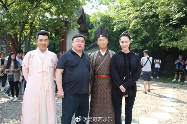 王晶翻拍《唐伯虎點秋香》 陳百祥鄭佩佩苑瓊丹強勢回歸!