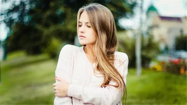 「為什麼那個長相普通的女人,能毀我20年的婚姻?」