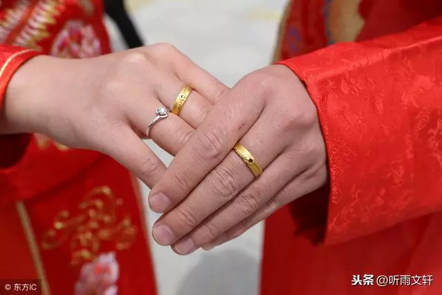 「媽,您怎麼讓我老婆,給您洗腳」「我是婆婆,有錯嗎?」