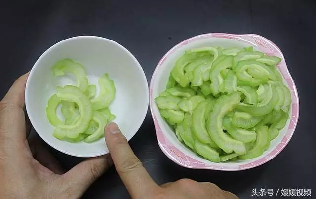 冰糖加苦瓜一起熬水喝 效果原來那麼好 可惜很多人都不知道