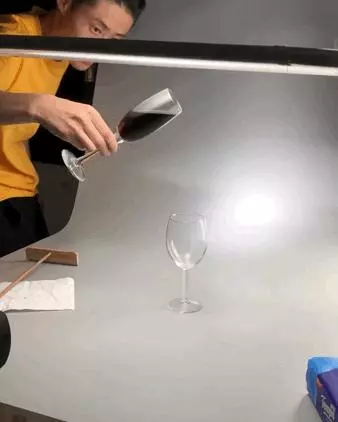 信了你的邪!廣告上那些饞死人的食物竟然是這樣拍出來的!