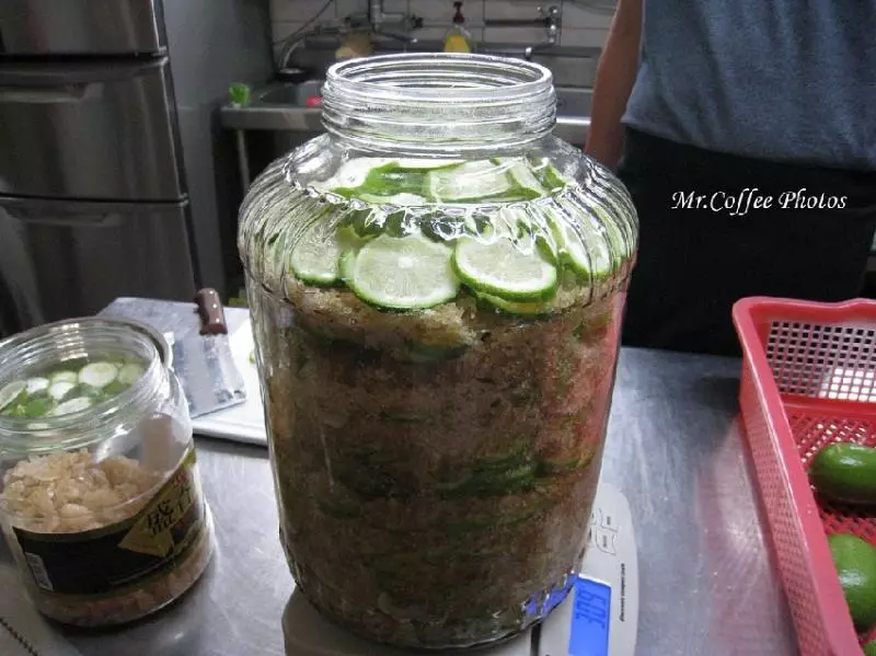 家庭自製檸檬酵素大公開,做法超簡單,經常喝減脂肪哦,愛美的女性要多喝!
