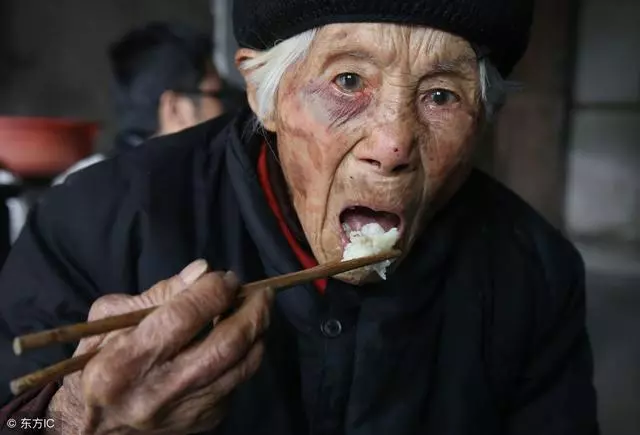 胃不好的人,注意7細節,做好1動作,每天摩一摩,遠離胃病!