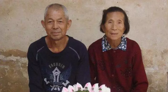 公公婆婆來俺家裡住一晚,他們走了之後,俺收拾屋子不淡定了