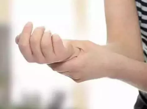 醫生告誡:經常手麻是種病!不單單是手的問題