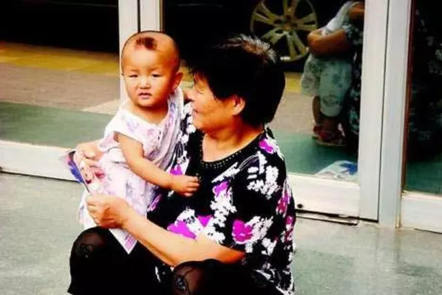 我帶孫子三年,兒媳沒給一分錢,過生日她發一條動態,我落淚了!