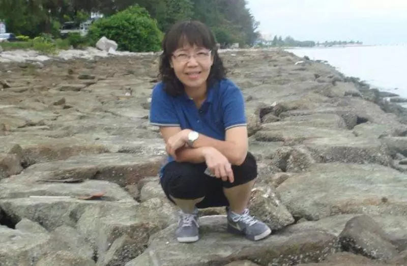 她身患冠心病,三條心血管阻塞,老伯教她紅田烏煲水喝,盡然痊癒了!